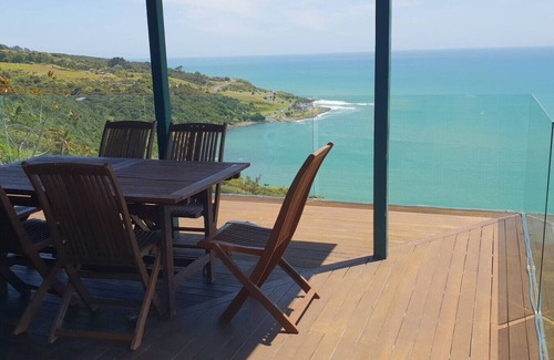 Raglan House | C-SCAPE VILLA holiday accommodation