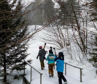 Bretton Woods Villa | C12 Homey Bretton Woods slopeside townhome for your family getaway to the White Mountains