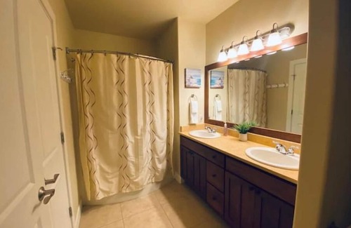 Quincy House | C17 Home by pool & Gorge shuttle
