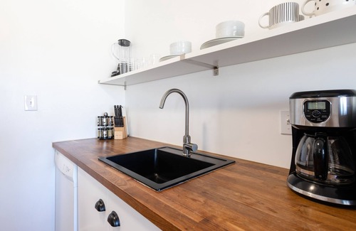Desert Hot Springs Apartment | C2- Spotless Designer King Suite Home with View