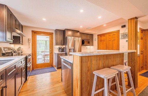 Corolla Village House | C5051 Carotank Clubhouse. Vacation in Historic Corolla Village, Pool/Hot Tub