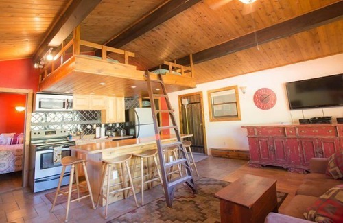 Glenwood Springs Condo | C9: Newly remodeled 1 bedroom with Charming Western Elegance and Comfort!