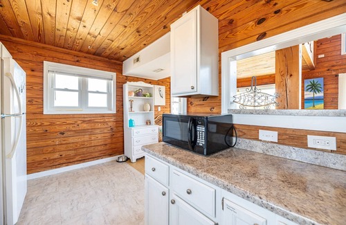 Carova Beach House | C9083 Cavallo Dunes. Oceanfront, 3 Bedrooms, Hot Tub, Pets OK, 4x4 Area