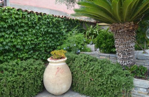 Santo Stefano al Mare Apartment | CA' de GINO