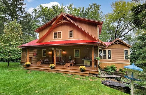 Bobcaygeon Cottage | 4bed 4bath cottage on Pigeon Lake + 1bed Coach House!