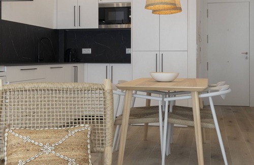 El Cabanyal Apartment | Ca La Leni Beach II. WiFi + Air Conditioned
