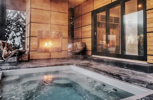 Petite-Riviere-Saint-Francois Cottage | Le Saint-Laurent by Résidences Boutique, minutes from Le Massif de Charlevoix