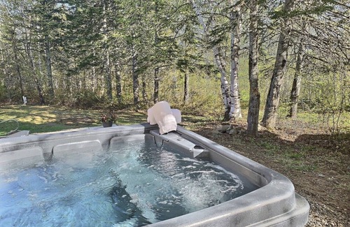 Petite-Riviere-Saint-Francois Ski Chalet | The Multi-Bois *Ski, Spa, Nature *