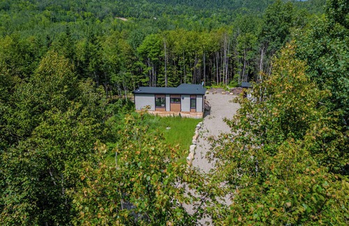 Petite-Riviere-Saint-Francois Ski Chalet | Le Bivouac du Massif Naturespasauna