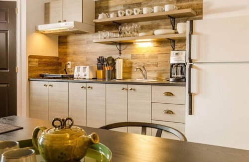 Petite-Riviere-Saint-Francois Condo | Entre Ciel et Fleuve 26S Cozy condo ambiance, Pool