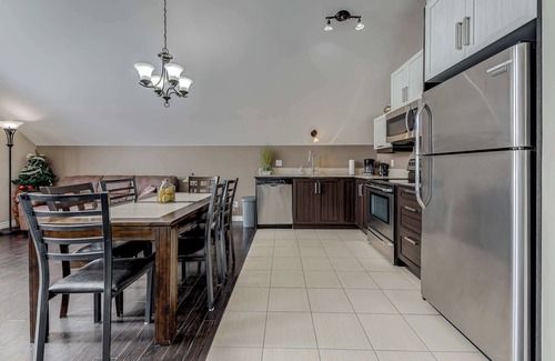 Petite-Riviere-Saint-Francois Ski Chalet | Spa and River View - Le Haut-Perche