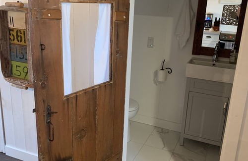 St-Francois-de-l'Ile-d'Orleans Cottage | Lovely and Cozy 1 bedroom guest house on Ile D’orleans