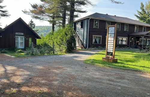 Sainte-Lucie-des-Laurentides Ski Chalet | Cozy 2-Bedroom Chalet with exclusive Lake access- Your Peaceful Getaway