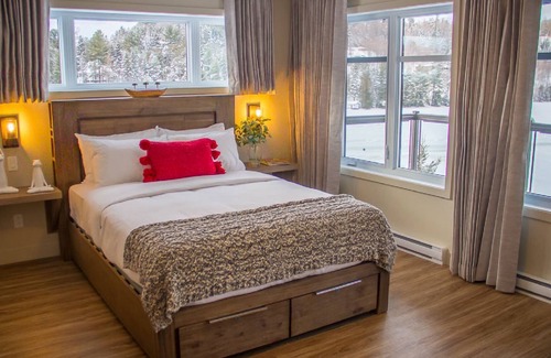 Sainte-Marguerite-du-Lac-Masson Apartment | The Viking Resort & Marina is a resort located in the Laurentians region.