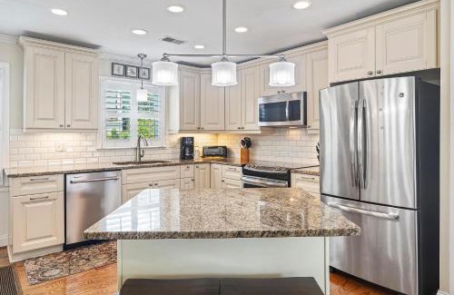Isle of Palms House | CA411: 411 Carolina Blvd.