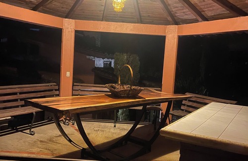 Mazamitla Cabin | Cabaña 100% de Lujo con Hermosos y Amplios Jardines