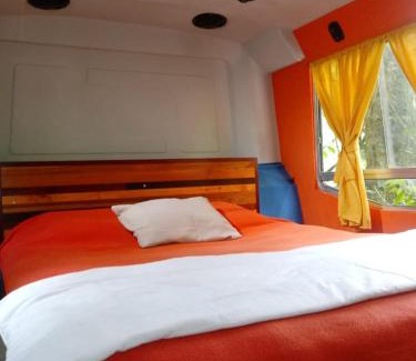 Yala Other | Cabaña Bus LUYHANE