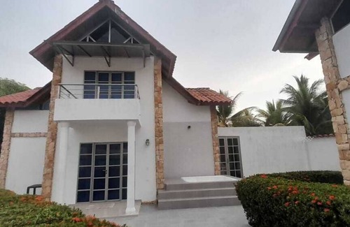 Covenas Cabin | Cabaña de Enseño en Coveñas