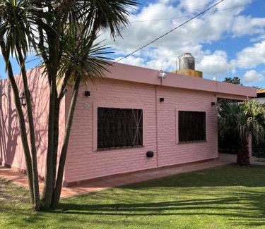 Chascomus Cabin | Cabaña El Solcito, con parque y pileta compartida