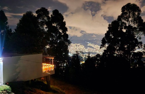 Medellin Cottage | Cabaña en la Montaña con Vista a la Ciudad Desde el Jacuzzi
