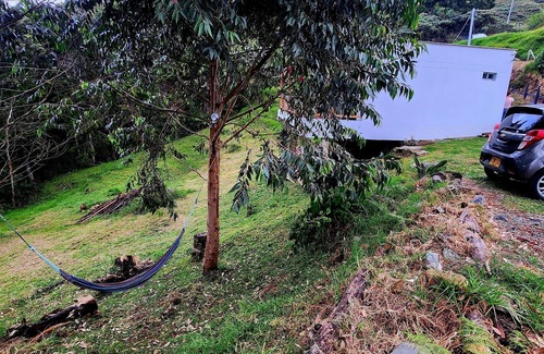Medellin Cottage | Cabaña en la Montaña con Vista a la Ciudad Desde el Jacuzzi