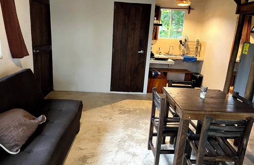 Huay-Pix Cottage | Cabaña entre árboles y lago, cerca de casinos y Zona Libre de Belice 3