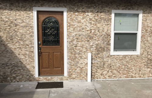 Town N County Park Apartment | Cabaña in the bay