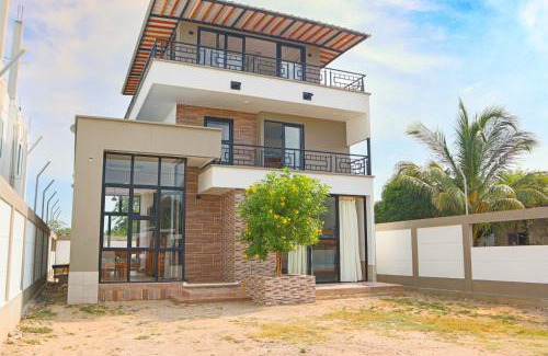 Covenas House | CABAÑA PLAYA MAR