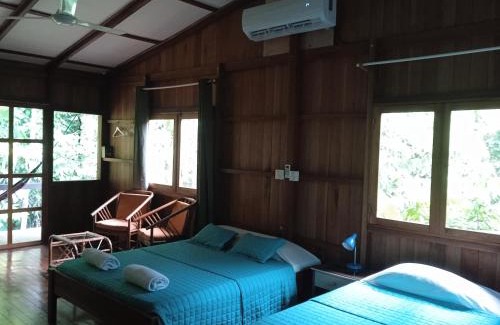 Drake Bay Ski Chalet | Cabañas Bajo Bosque Drake