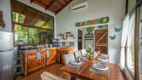 Penas Blancas House | Cabañas Caeli, La Fortuna Rainforest Glass Cabin with Suite
