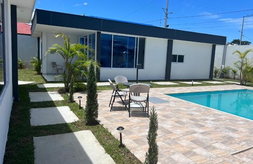 Gigante House | Cabañas Compostela Gigante