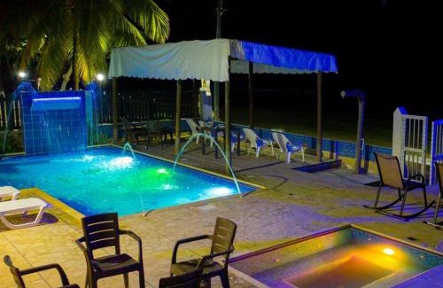 Tolu House | Cabañas Privadas en Playas del Francés con Piscina