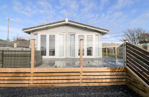 Abersoch Cottage | CABAN TYWOD, pet friendly, with a garden in Abersoch