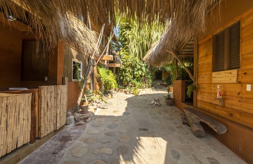 Brisas de Zicatela House | Cabana Areca at Cabanas Maracuya minutes from the beach
