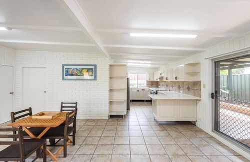 Yamba House | Cabana Feliz Yamba, Pet Friendly Cottage