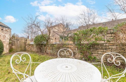 Cluny Apartment | Cabana & La Place de l'Abbaye - Centre-Ville, Jardin
