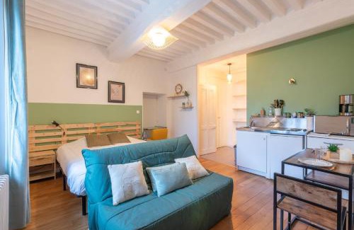 Cluny Apartment | Cabana & La Place de l'Abbaye - Centre-Ville, Jardin
