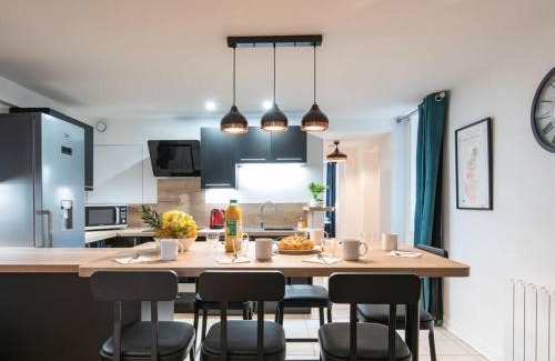 Villefranche-sur-Saone Apartment | CABANA & Le Saint Amour - Centre-Ville