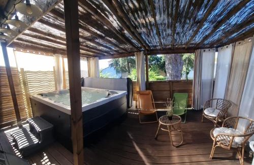 Creches-sur-Saone Apartment | Cabana & Loft South Side - Close to Highway A6