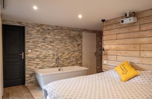 Creches-sur-Saone Apartment | Cabana & Loft South Side - Close to Highway A6