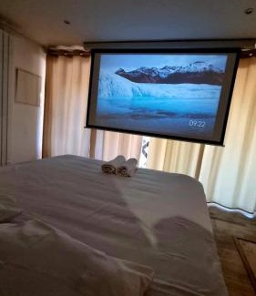 Creches-sur-Saone Apartment | Cabana & Loft South Side - Close to Highway A6