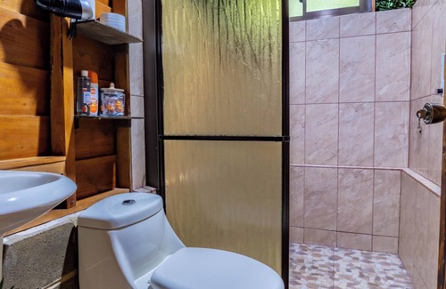 La Fortuna Cabin | Cabaña Silvestre A garden to relax with the family!