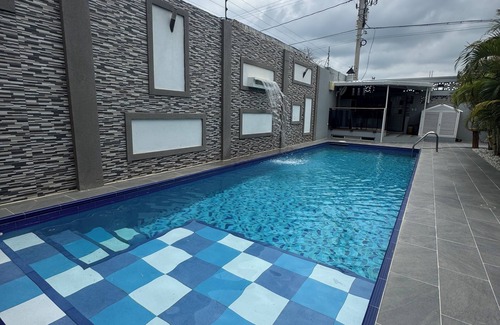 Santa Veronica Cottage | Cabaña Villa Luz 4-bedroom cottage in Santa Veronica close to the Beach.