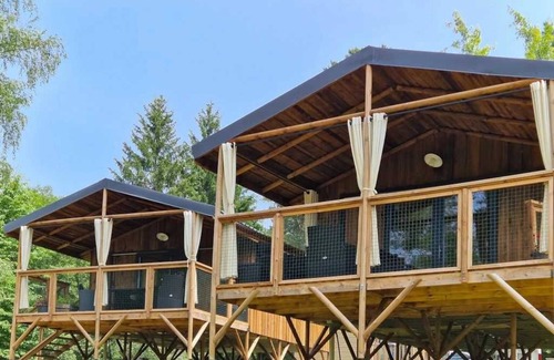 Marcillac-la-Croisille Cabin | Cabane 3 étoiles - Piscine - eeiiff