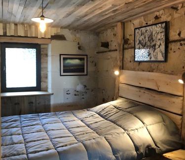 Brissac-Quince House | Cabane Au Bord D'un Étang