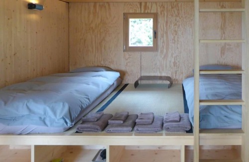 Les Posses-sur-Bex House | Cabane Béllerine by Interhome