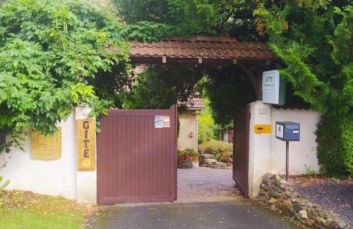 Fumay Other | CABANE CERISE DANS L'ARBRE Etapeboisee