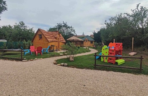 Laives Cabin | Cabane Féerique