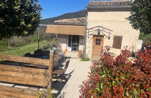 Nyons House | Cabanon entouré de montagnes et d'oliviers