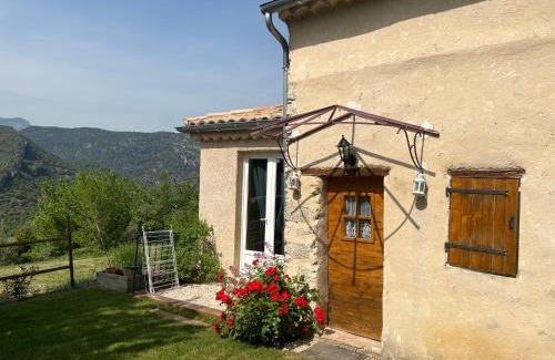 Nyons House | Cabanon entouré de montagnes et d'oliviers